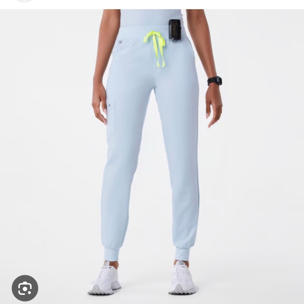 Open skies Figs Scrub joggers